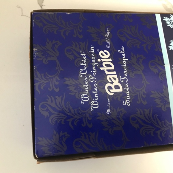 Vintage Avon Exclusive Special Ed Winter Velvet Barbie 1st in Series 1995 NIB - Picture 5 of 7